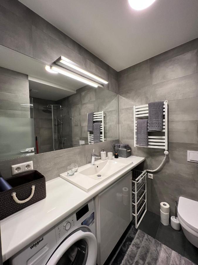Cosy 1 Bedroom Apartment In The Heart Of Old Town With Parking Kaunas Buitenkant foto