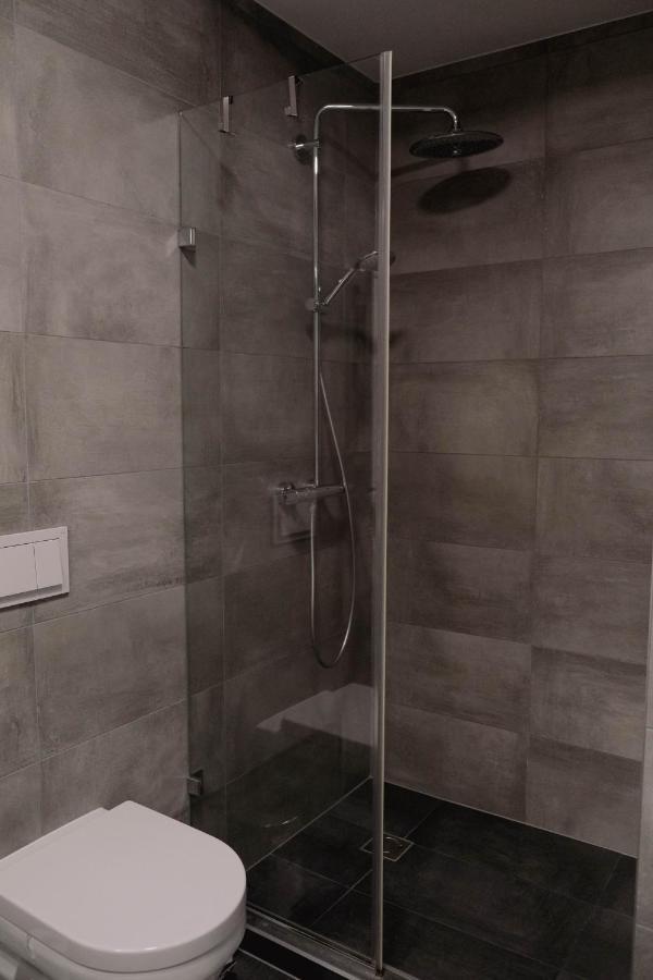 Cosy 1 Bedroom Apartment In The Heart Of Old Town With Parking Kaunas Buitenkant foto